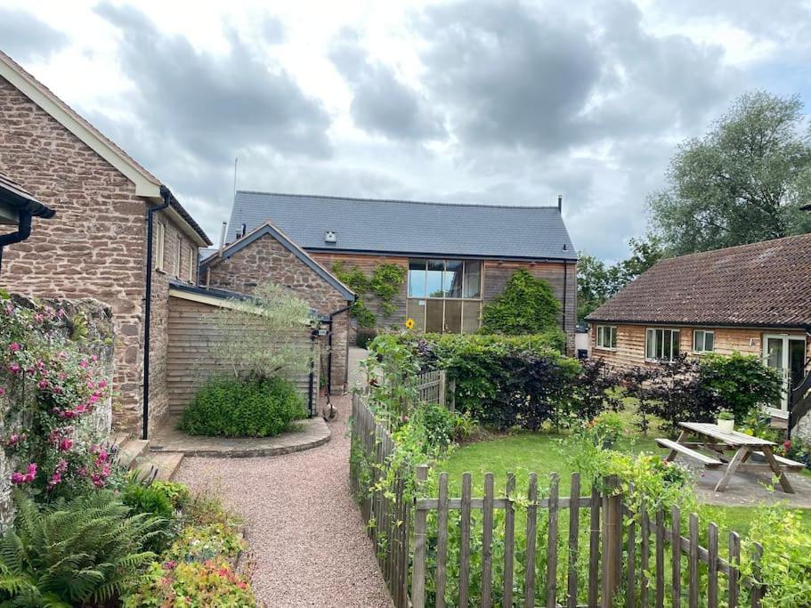 Cosy Cottage On Banks Of River Wye Foy Buitenkant foto